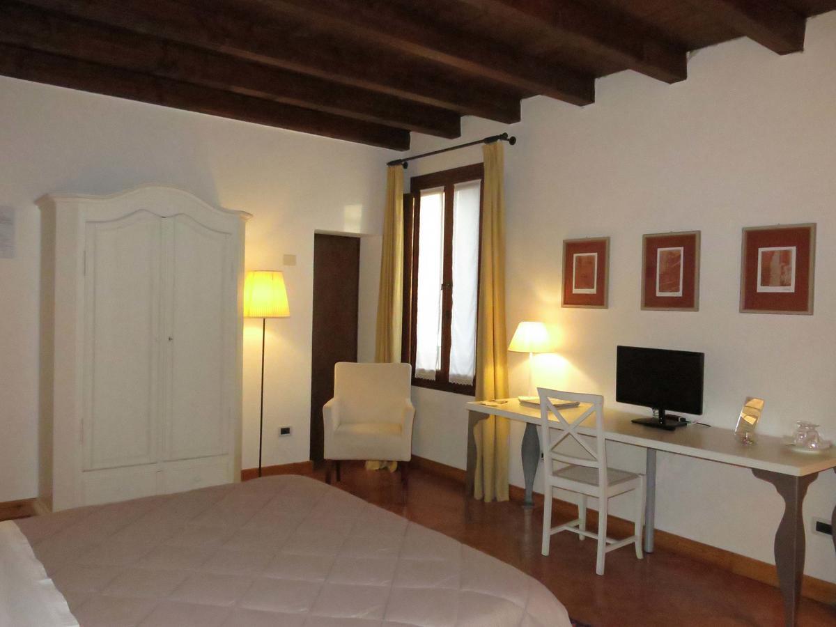 Villa Schiavi Sermide Luaran gambar