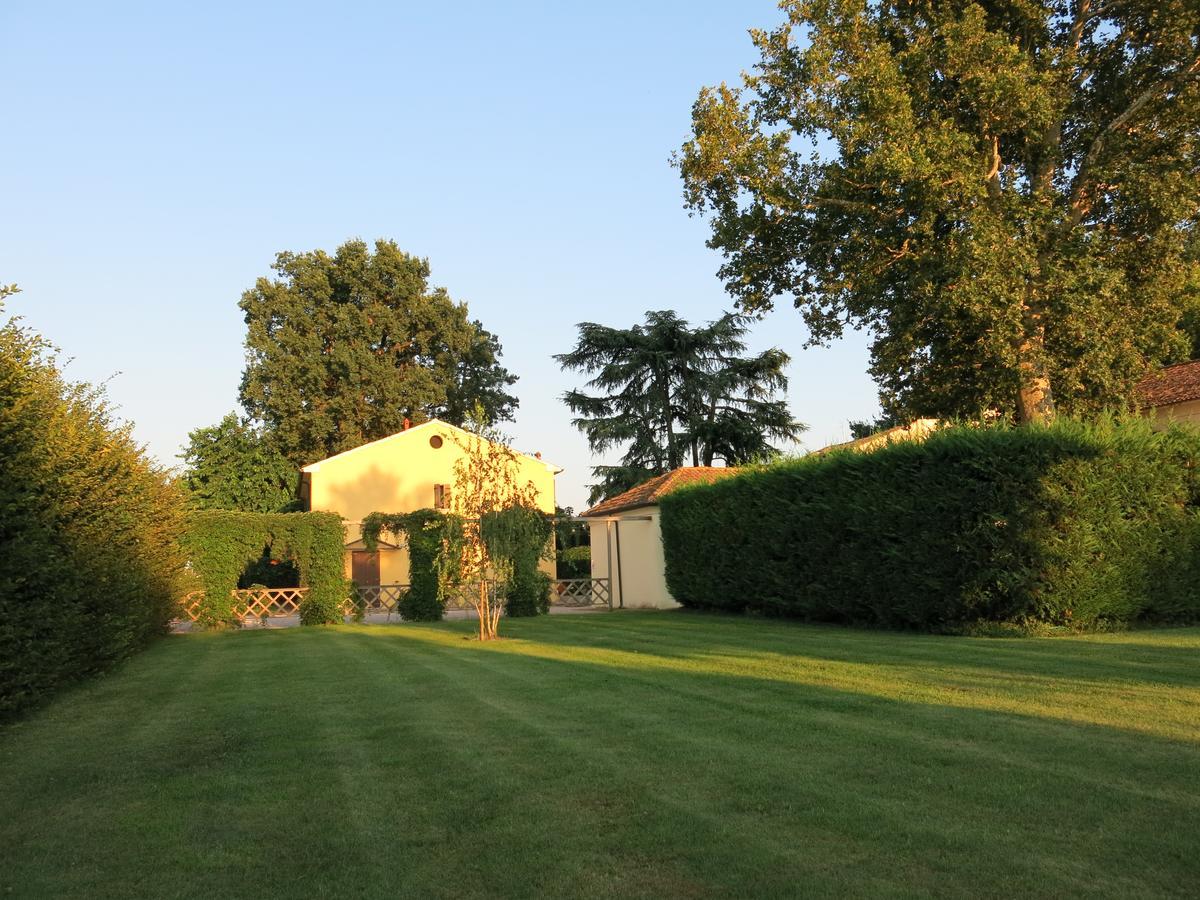 Villa Schiavi Sermide Luaran gambar